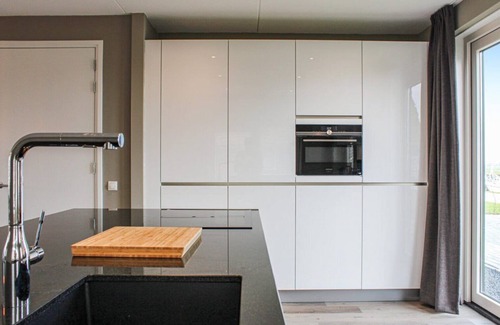 Idskenhuizen House | Ural Thùs is a 6 person water villa