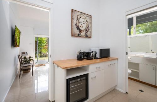 Bomaderry House | URALLA STUDIO - South Coast - Private Guest Suite