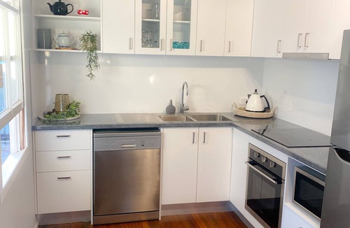 Urangan House | Urangan Pier Family House - Pet and Child Friendly