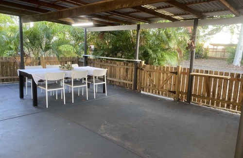 Urangan House | Urangan Pier Family House - Pet and Child Friendly