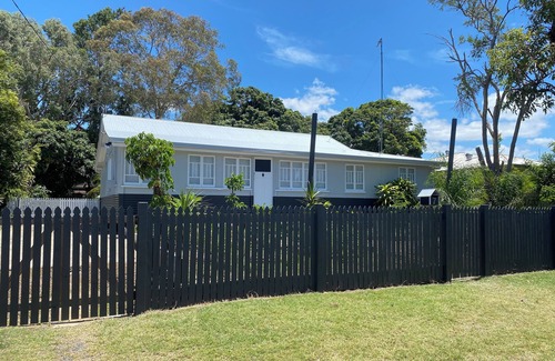 Urangan House | Urangan Pier Family House - Pet and Child Friendly