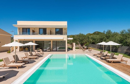 Perdika Hotel | Urania Hotel