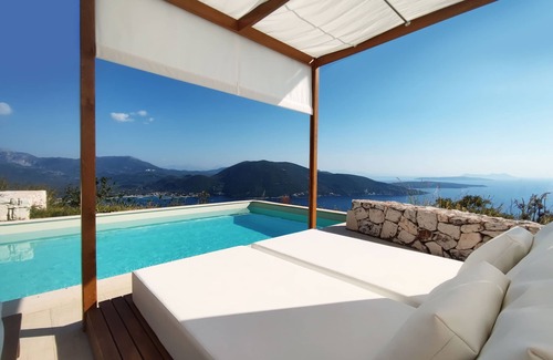 Evgiros Villa | Urania, private villa Helios, private pool, endless sea views, near beaches