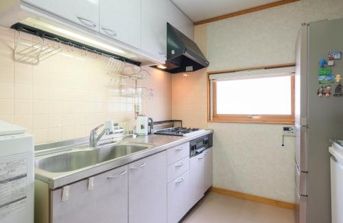 Urayasu Apartment | Urayasu Horie House -浦安堀江ハウス- Disneylandまで約30分 Wi-Fi 駐車場付で1棟貸切