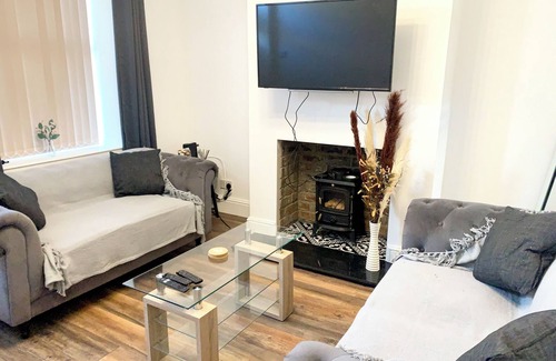 Sheffield House | URBA Luxury Stays 3 Bed Home Sheffield Central