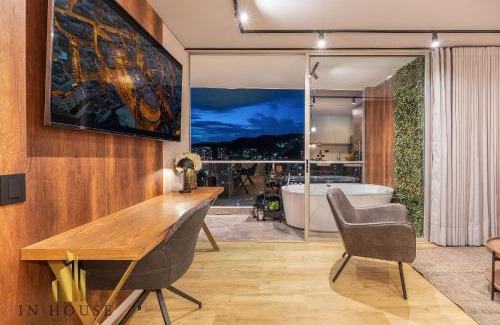 El Tesoro Apartment | Urban 2505 - Oasis con piscina, sauna y gimnasio