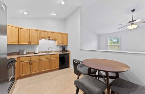 Knoxville House | Urban 2BD Retreat - 15 mins to Dtwn Knoxville