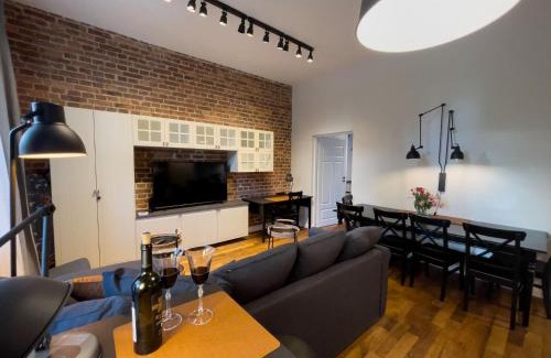 Chorzow Apartment | URBAN APARTMENTS PREMIUM Poniatowskiego 23 No 4,FREE PUBLIC PARKING, Self CHECK-IN
