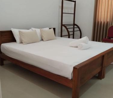Gomagoda Hotel | Urban Breeze