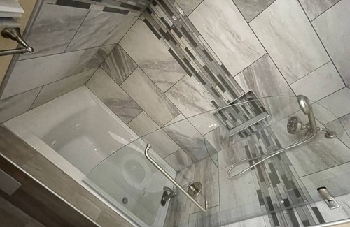 Urban Core House | Urban Bungalow 5min to Ever-bank Field