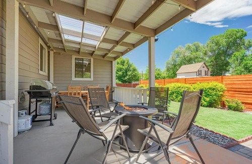 East Colorado Springs Apartment | Urban Casita Cozy Family House w BBQ Fire Pit