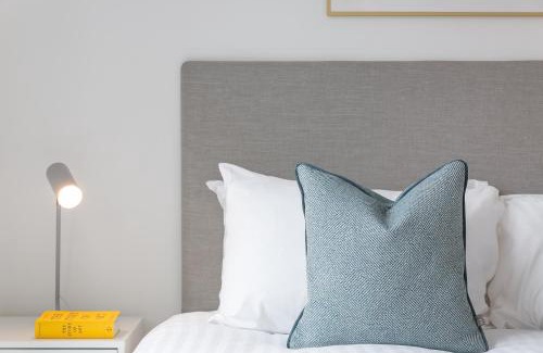 Haverstock Apartment | Urban Chic - Marine