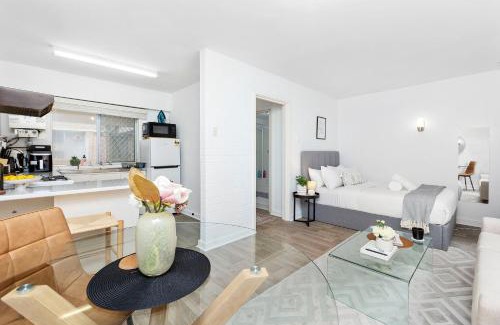 Victoria Park Apartment | Urban Chic Studio By 'the Strip'