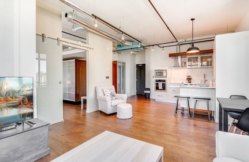 Downtown Victoria Condo | Urban City Living at the Jukebox