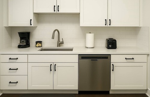 West Town Apartment | Urban Comfort 2BR in West Town