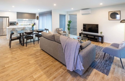 Christchurch House | Urban comfort and parking near Avebury Park