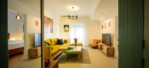 Neapoli Apartment | Urban comfort in Athens centre