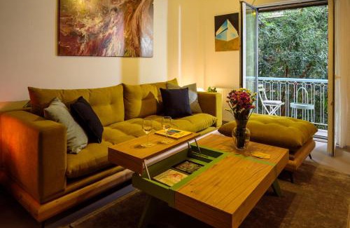 Neapoli Apartment | Urban comfort in Athens centre