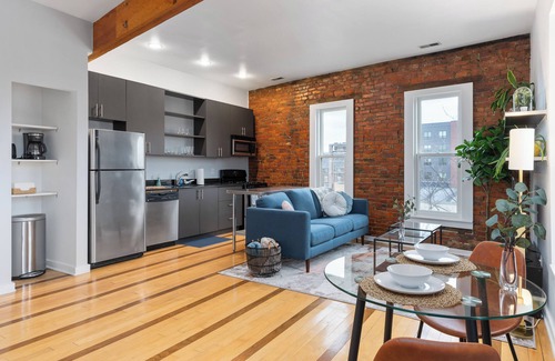 Italian Village Apartment | Urban Condo in the Heart of Historic Short North District on High Street