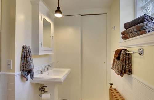 Powderhorn Park Condo | Urban Contemporary Condo in Brownstone. Light Rail Train/ Bike
