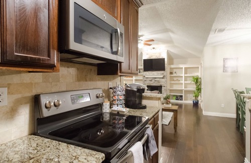 Irving House | Urban Cottage At the Heart of Irving and DFW