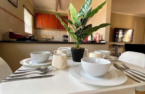Greater Johannesburg Metropolitan Area Apartment | Urban Cozy Oasis