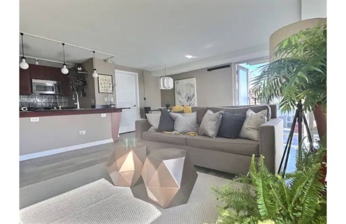 Cheesman Park Apartment | Urban Denver 2BR Flat, Steps to Botanical Garden