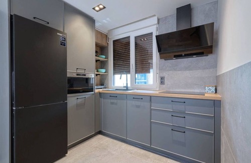 Uribarri Apartment | Urban design apartment by the urban hosts