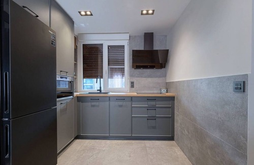 Uribarri Apartment | Urban design apartment by the urban hosts