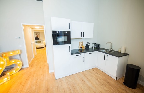Stadsdriehoek Apartment | Urban Elegance 3BDR Apartment BSH