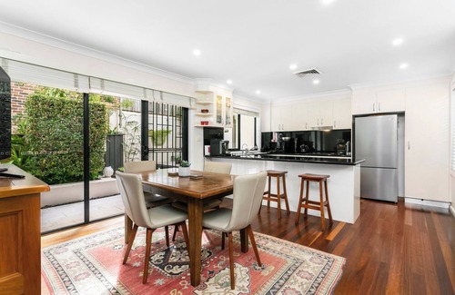 Lane Cove House | Urban Elegance: Luxe 3-Bedroom Home in Lane Cove