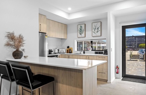 Christchurch City Centre House | "Urban Elegance Retreat 4-bedroom/4-bathroom/Central Christchurch+Free Parking"