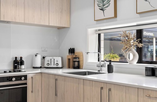 Christchurch City Centre House | "Urban Elegance Retreat 4-bedroom/4-bathroom/Central Christchurch+Free Parking"