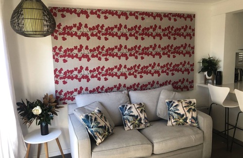 Allambie Heights Apartment | Urban Escape, cosy little getaway, bright and sunny with private deck.