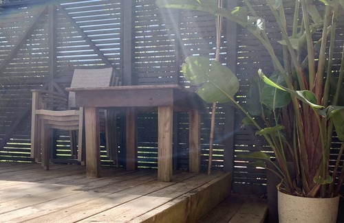 Allambie Heights Apartment | Urban Escape, cosy little getaway, bright and sunny with private deck.