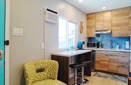 Cherryland Apartment | Urban Escape, Small Private Condo Near SF 22421A