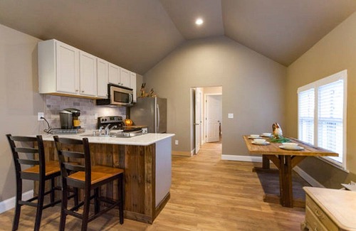Madison House | Urban farm on 10 acres 15 minutes to downtown Nashville