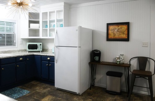Henderson House | Urban Farmhouse - Close to FHU
