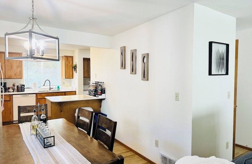 Corvallis House | Urban Farmhouse- KING bed!