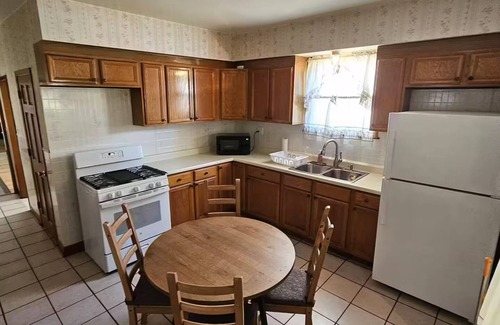 Logan Square Apartment | Urban Gem in Logan Square