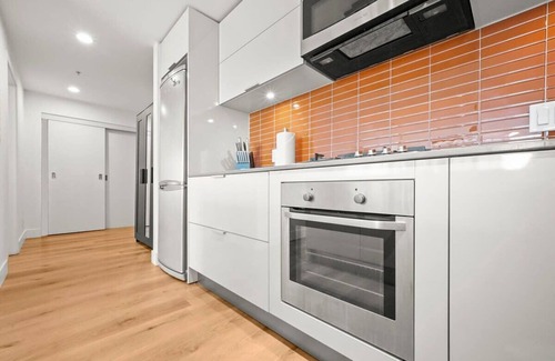 Gastown Condo | Urban Haven Serenity Retreat in Vibrant Gastown!