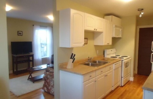Queens Square Apartment | Urban Heritage Suite In The Heart Of Historic Olde Charlottetown