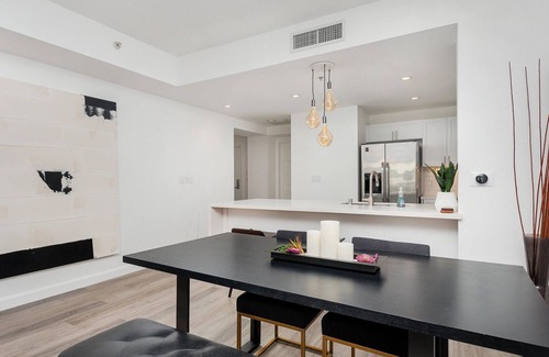 Downtown San Diego Condo | Urban Hi-Tech 2 BR Escape in Little Italy~Near Bay, Gas Lamp & Beaches!