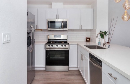 Downtown San Diego Condo | Urban Hi-Tech 2 BR Escape in Little Italy~Near Bay, Gas Lamp & Beaches!