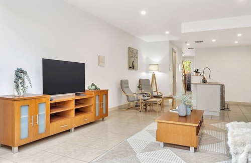 Mawson Lakes House | Urban Junction Walk to Mawson Lakes Dining and Shops