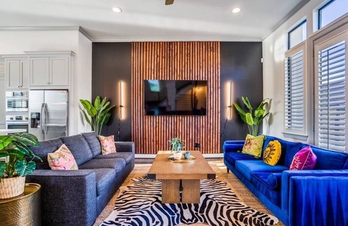 Montrose House | Urban Jungle Retreat in the HTX Skyline