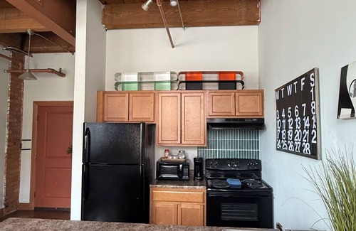 Detroit Apartment | Urban King bed Loft Free Parking Downtown