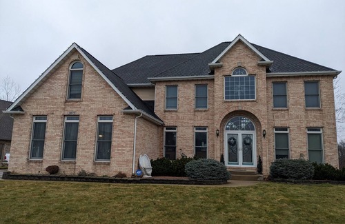 Portage House | Urban living, close to malls, beach, in between Chicago and Michigan, quiet