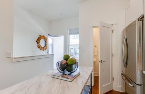 Hillsboro West End Apartment | Urban Living- Rooftop Hangout- Hillsboro Village