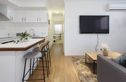 Victoria Park Apartment | Urban Living - two bedroom apartment close to CBD